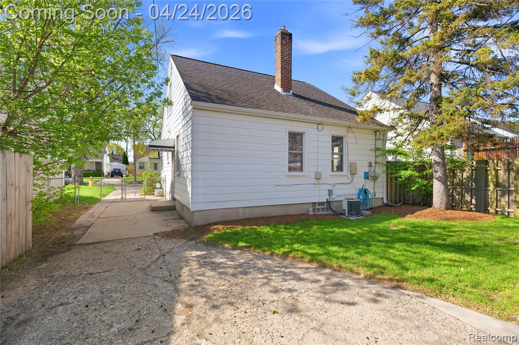 8570 Troy Street, Oak Park, MI 48237 — Photo 26