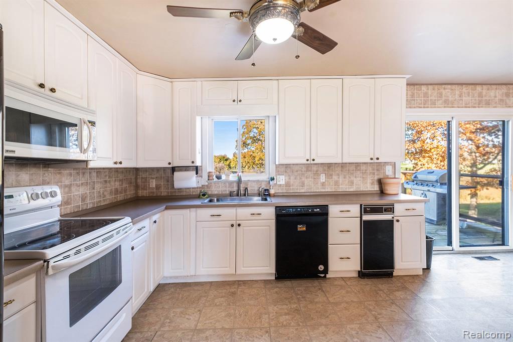 5212 W Farrand Road, Clio, MI 48420 — Photo 7