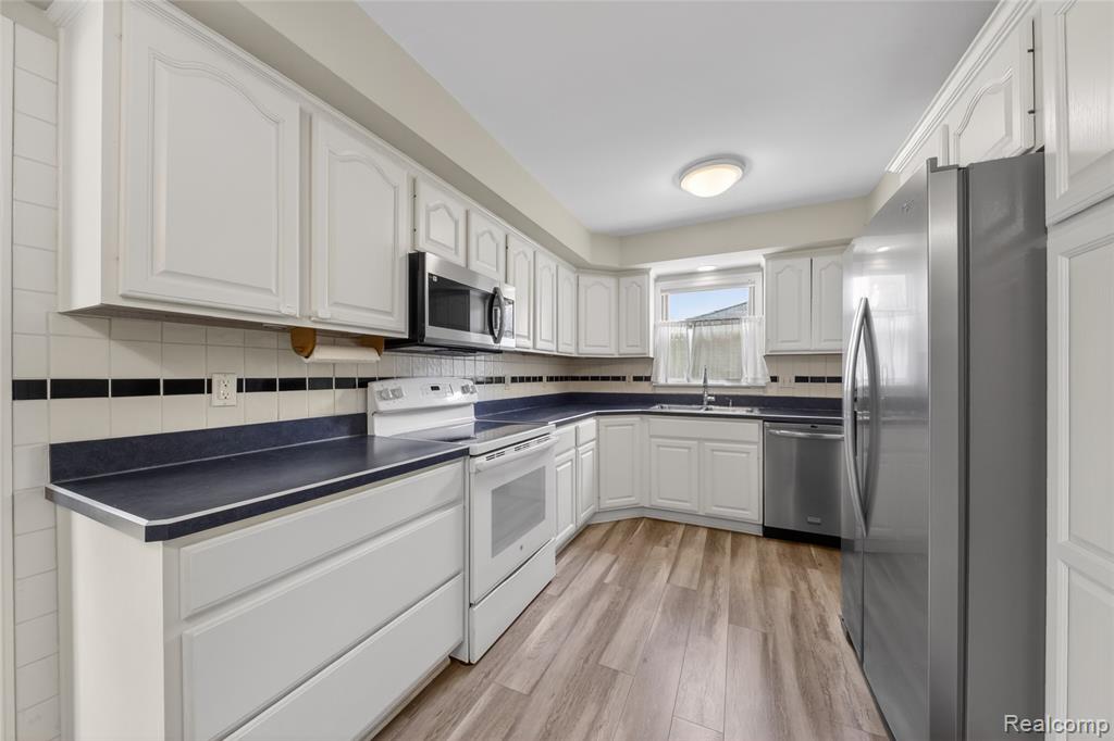 9818 Roseland Street, Livonia, MI 48150 — Photo 9