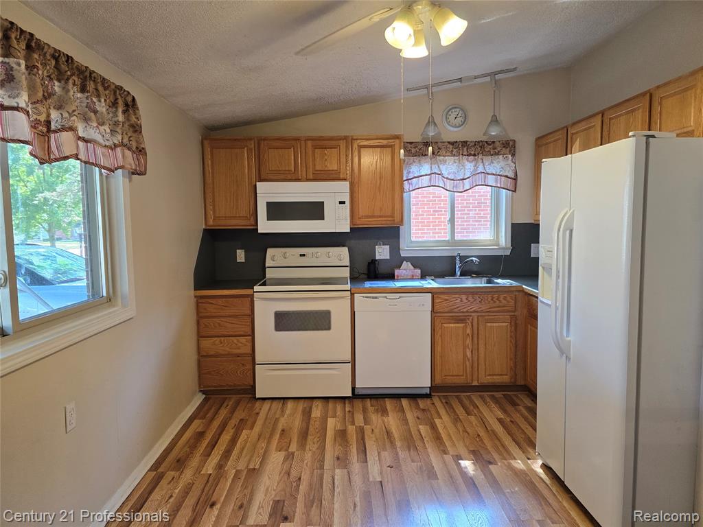 489 Henry Ruff Road, Garden City, MI — Photo 10
