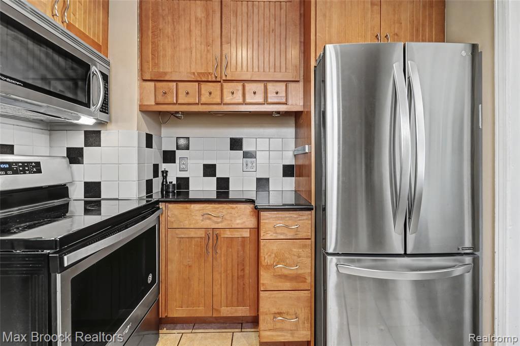 823 McLean Avenue, Royal Oak, MI 48067 — Photo 5