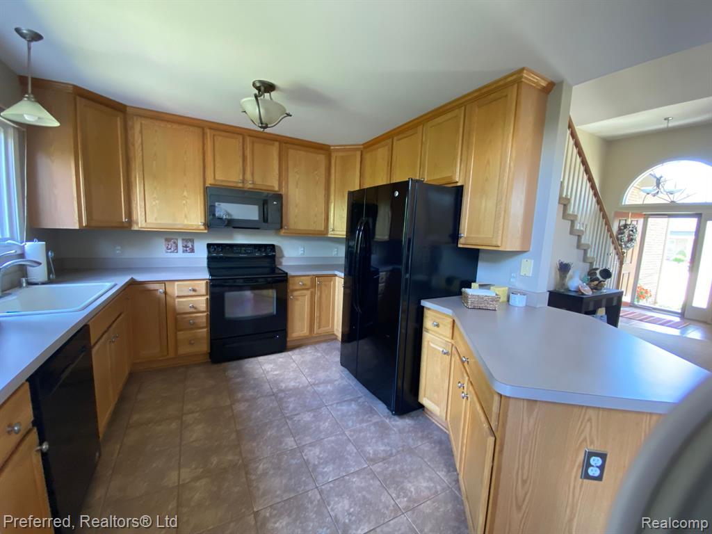 8360 OPAL Drive, Westland, MI — Photo 10