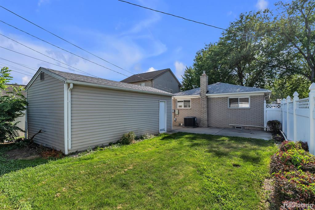 4197 Monroe Street, Dearborn Heights, MI 48125 — Photo 35