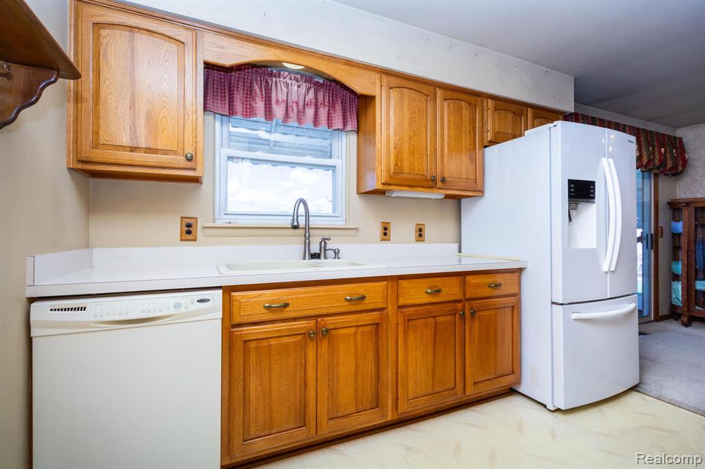 5513 Leann Court, Newport, MI 48166 — Photo 8
