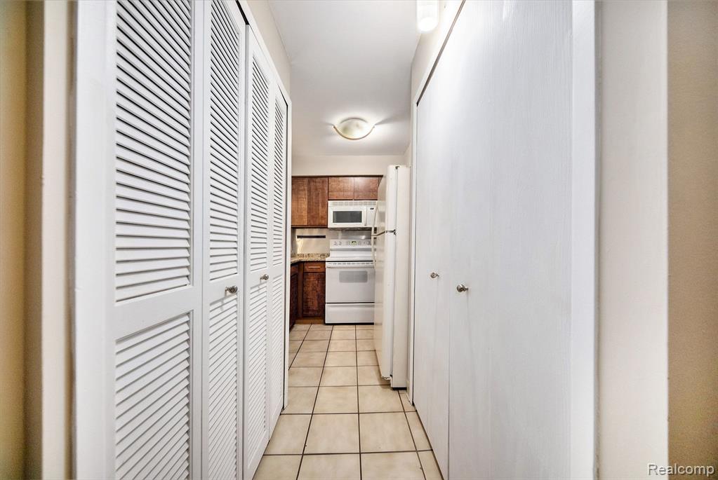 350 Briarcrest Drive, 165, Ann Arbor, MI 48104 — Photo 12
