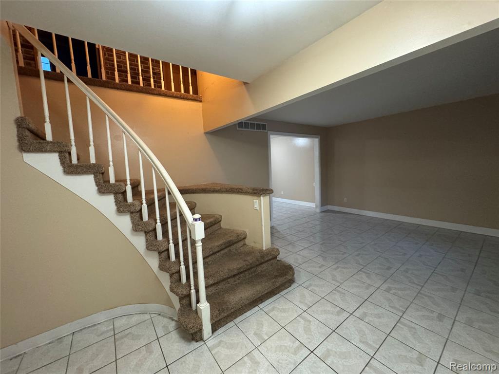 4411 Bloomfield Drive, Sterling Heights, MI 48310 — Photo 4