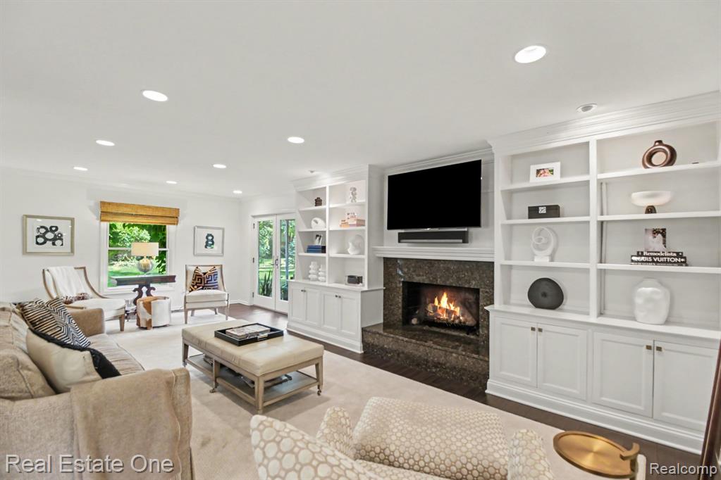 5963 Barnstable Court, West Bloomfield, MI — Photo 4