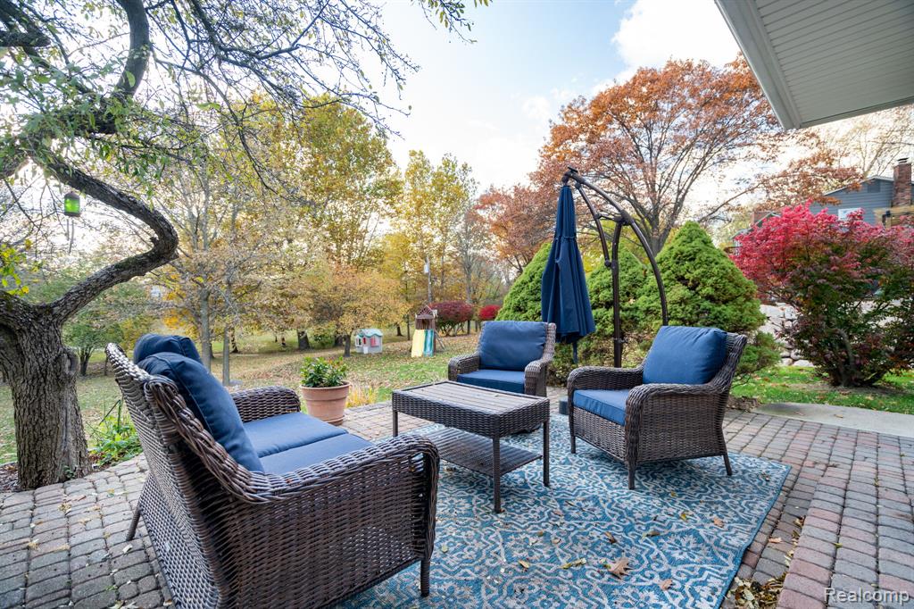 758 Lake Forest Road, Rochester Hills, MI 48309 — Photo 15