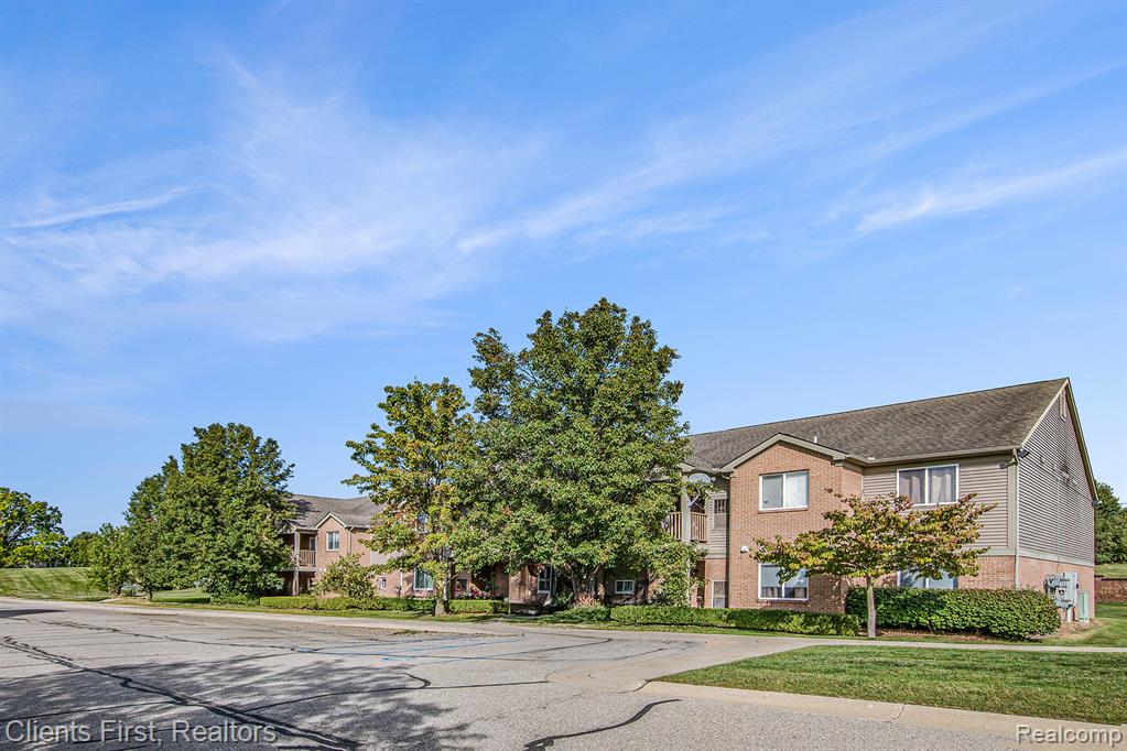 1441 Duncan Drive, Chelsea, MI 48118 — Photo 3