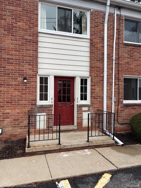 32718 Grand River Avenue, 5, Farmington, MI 48336 — Photo 2
