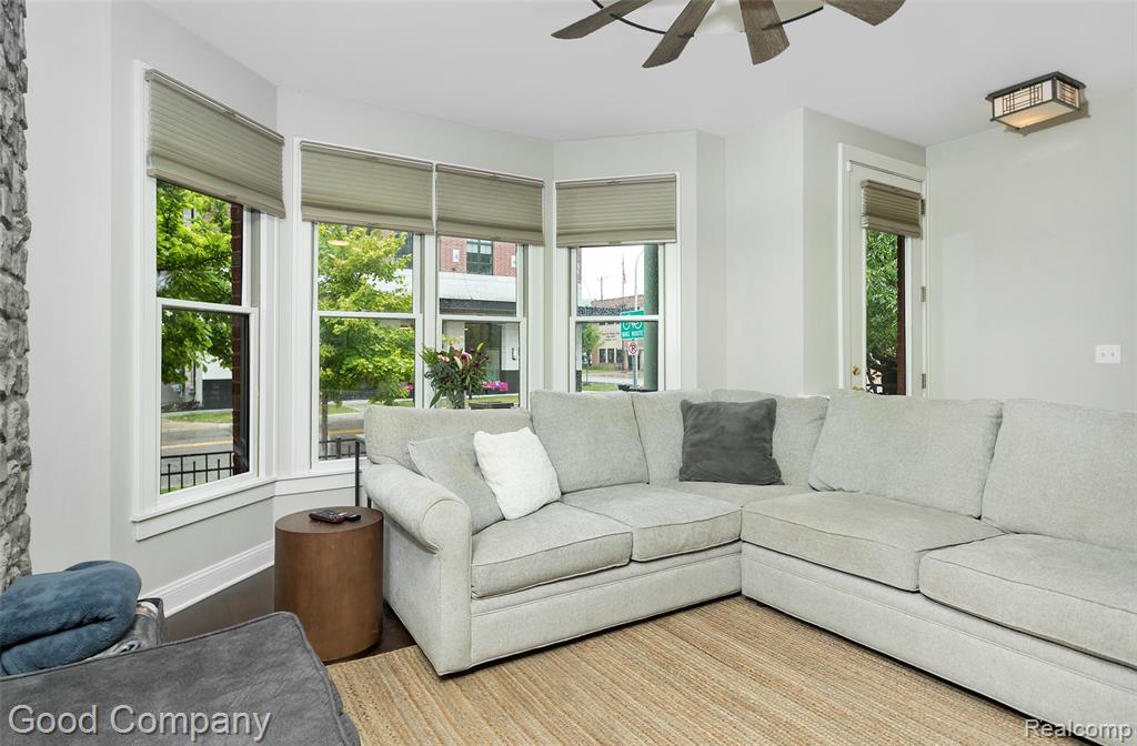 605 S Troy Street, Royal Oak, MI 48067 — Photo 8