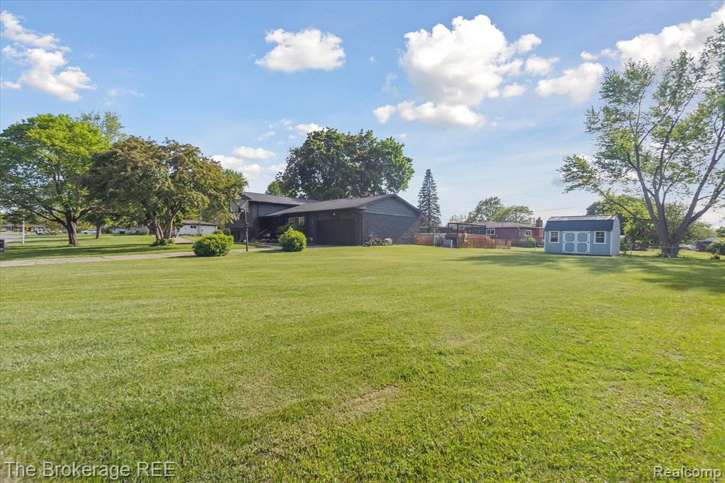 5394 KIMBERLY Drive, Grand Blanc, MI 48439 — Photo 50