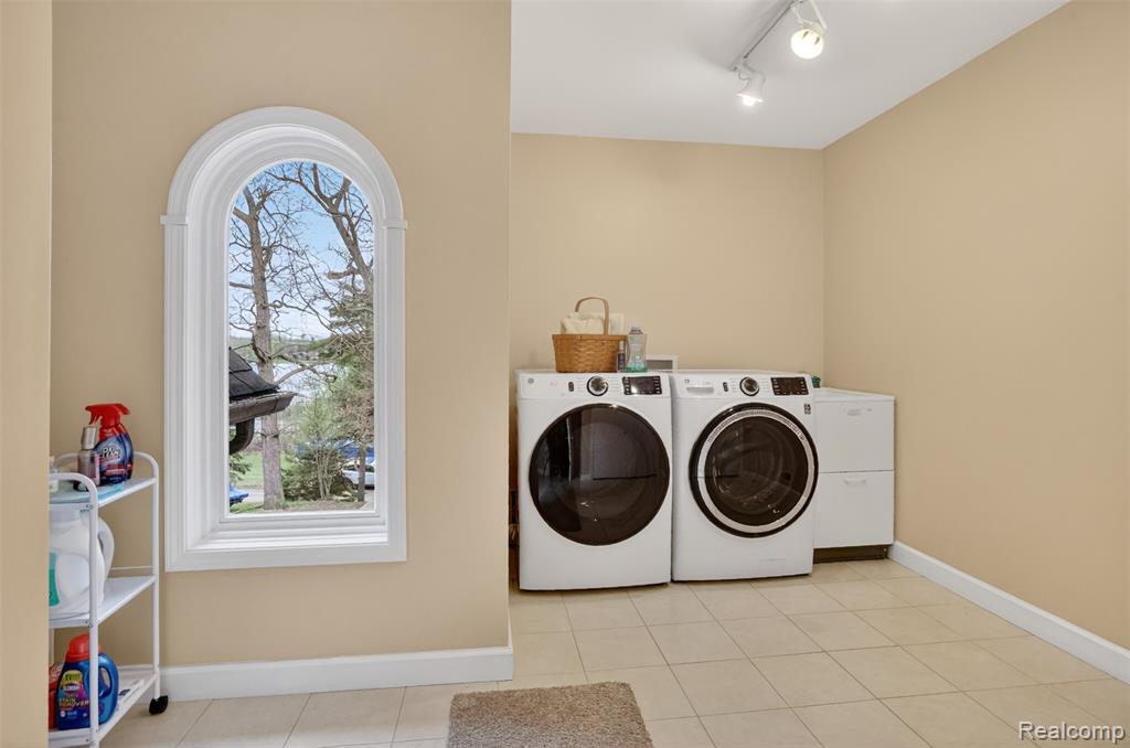 3071 School Lake Drive, Brighton, MI 48114 — Photo 34