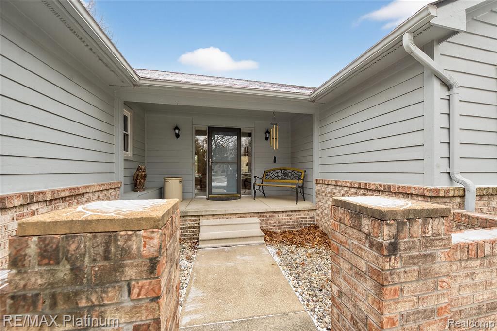10696 Parker Court, South Lyon, MI 48178 — Photo 2