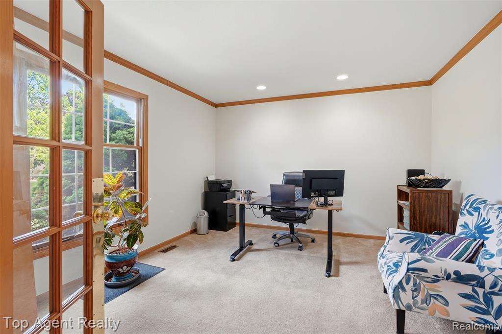 52825 Seven Oaks Drive, Utica, MI 48316 — Photo 18