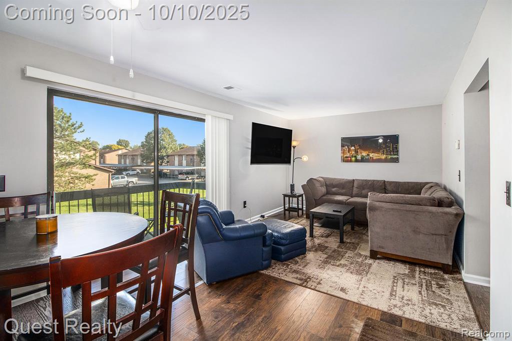 33855 Pondview Circle, Livonia, MI 48152 — Photo 5