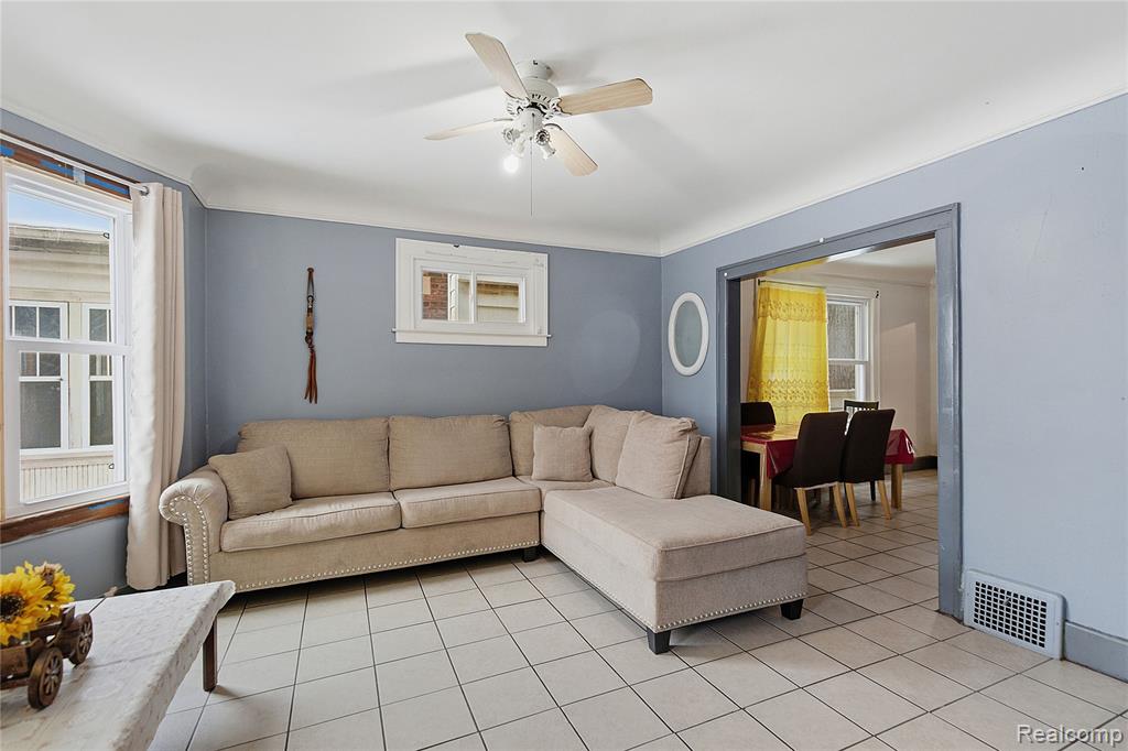 7098 Lafayette Boulevard, Detroit, MI 48209 — Photo 3