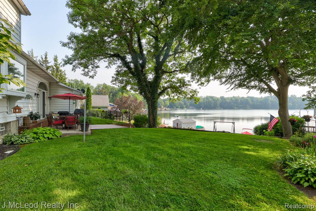 6287 San Vito Drive, Otter Lake, MI 48464 — Photo 41