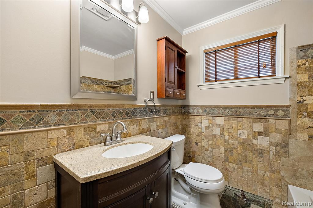 637 S Edgeworth Avenue, Royal Oak, MI 48067 — Photo 10