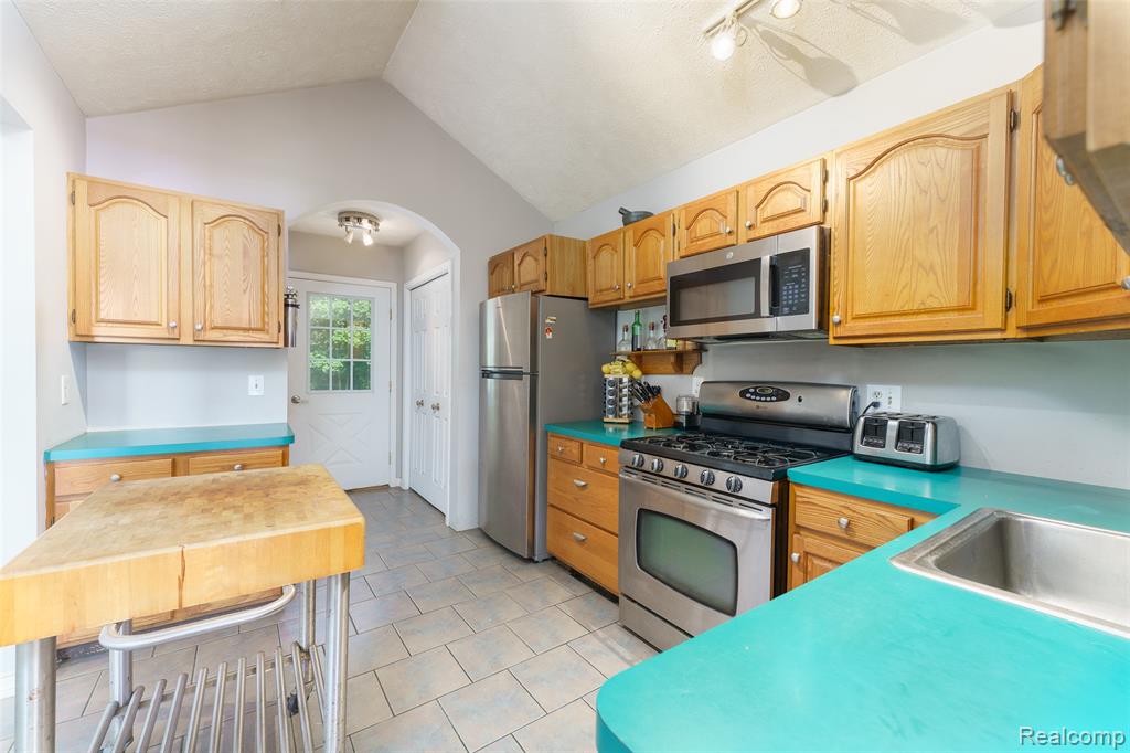 6304 Appleton Drive, Brighton, MI 48116 — Photo 10