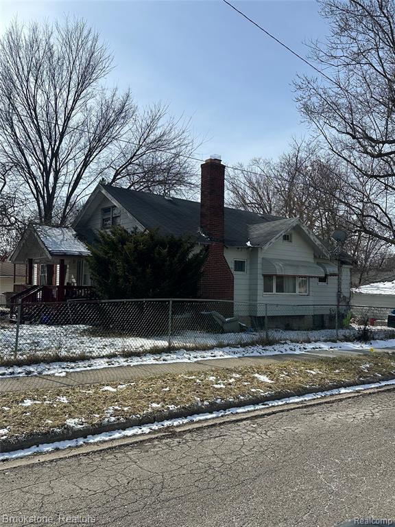 82 Earlmoor Boulevard, Pontiac, MI 48341 — front exterior