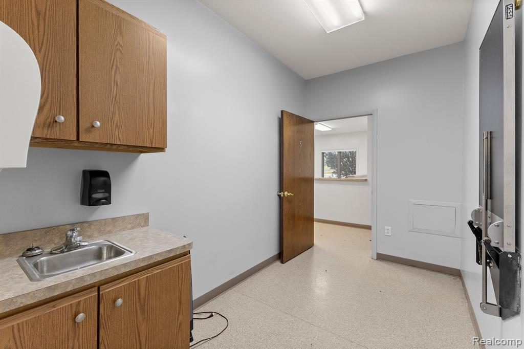 435 SUMPTER Road, Van Buren, MI 48111 — Photo 16