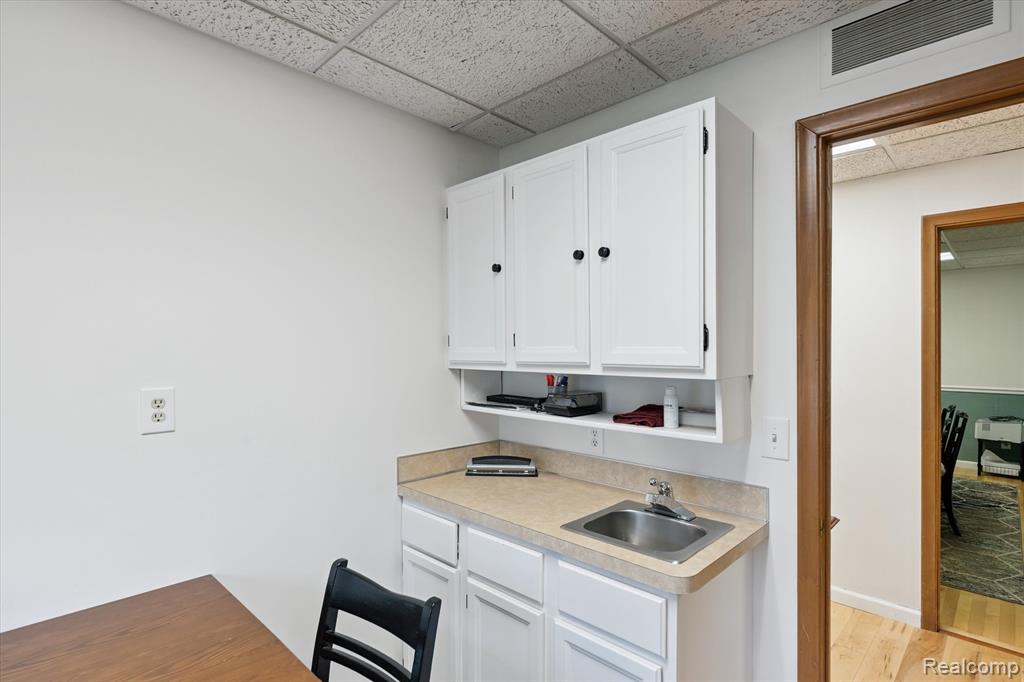 1117 Villa Linde Court, Flint, MI 48532 — Photo 21