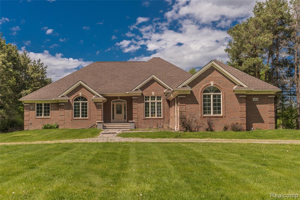 7893 Lantern Drive, Almont, MI 48003 — Photo 2