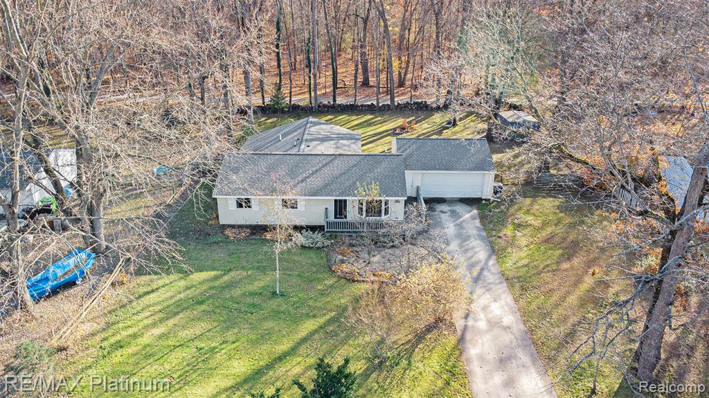 4653 Webberdale Drive S, Holly, MI 48442 — Photo 2