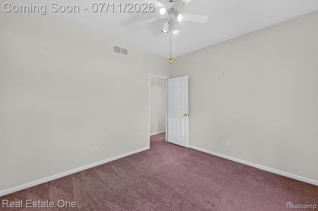 5128 Queensway, Howell, MI 48843 — Photo 33