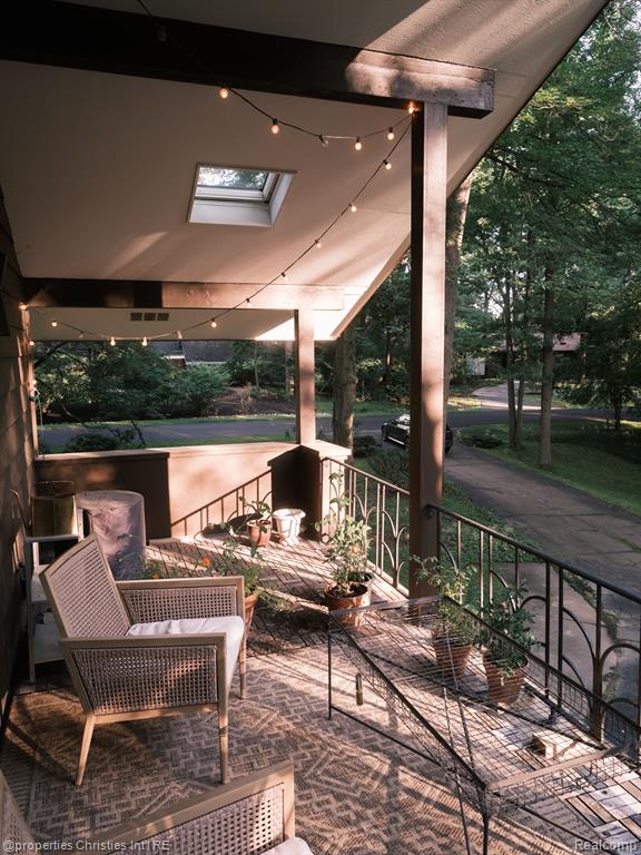7388 LINDENMERE Drive, Bloomfield Hills, MI 48301 — Photo 18