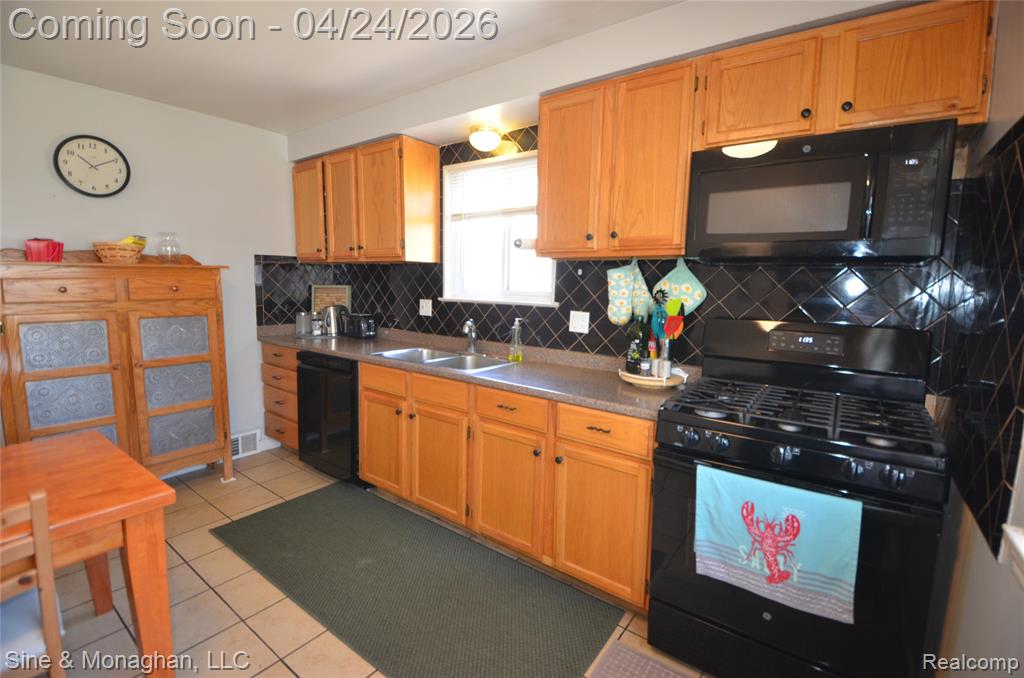 1228 Connie Avenue, Madison Heights, MI 48071 — Photo 4