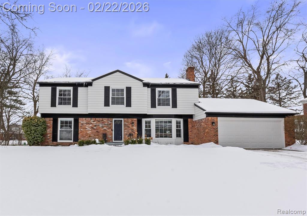 504 Weybridge Drive, Bloomfield Hills, MI 48304 — front exterior