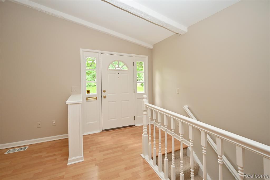 5370 Breeze Hill Place, Troy, MI 48098 — Photo 3