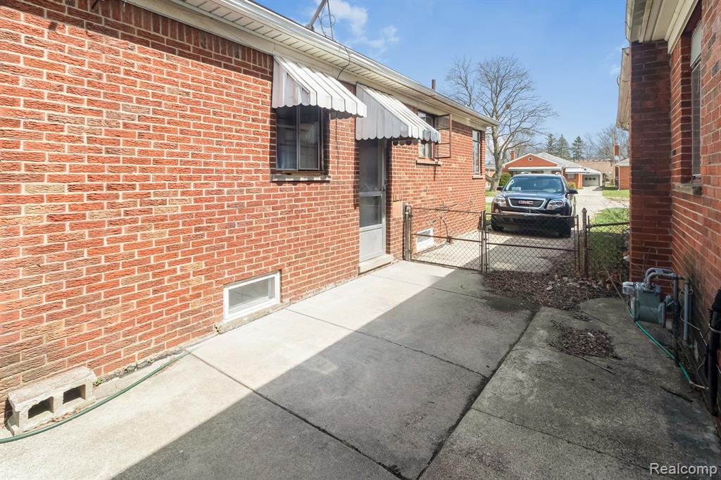 8117 Dale Street, Dearborn Heights, MI 48127 — Photo 24