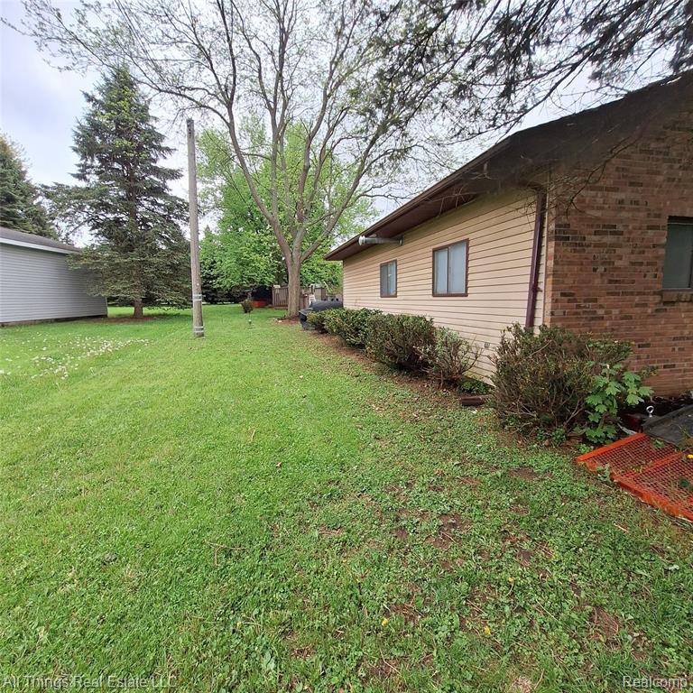 3827 WOODLAND Drive, Metamora, MI 48455 — Photo 2