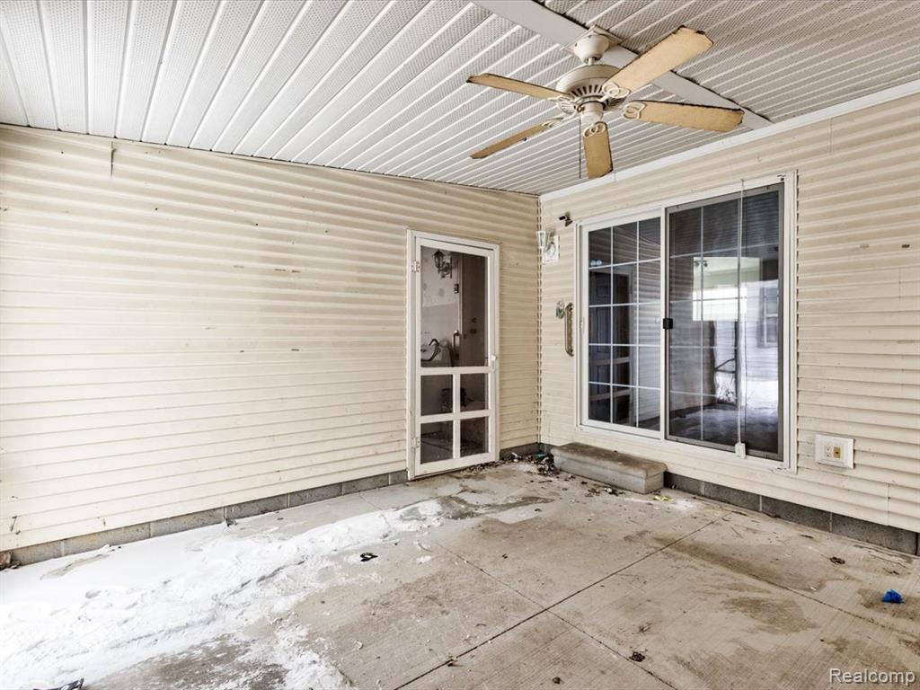 3211 Keewahdin #139 Road, Fort Gratiot, MI 48059 — Photo 25
