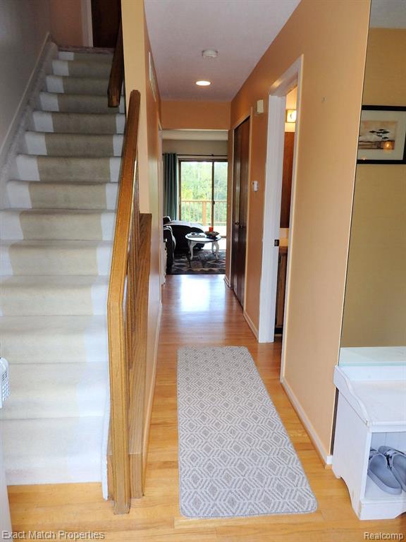 6896 NORTHCREST Way E, 15, Clarkston, MI — Photo 32