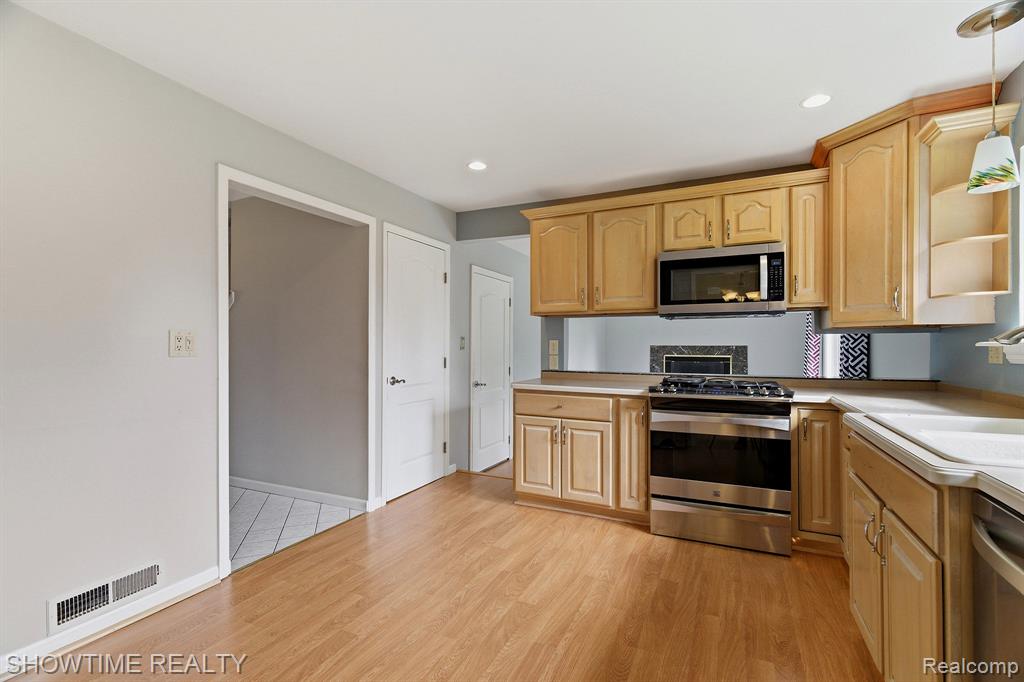 45466 Keding Street, Utica, MI 48317 — Photo 20