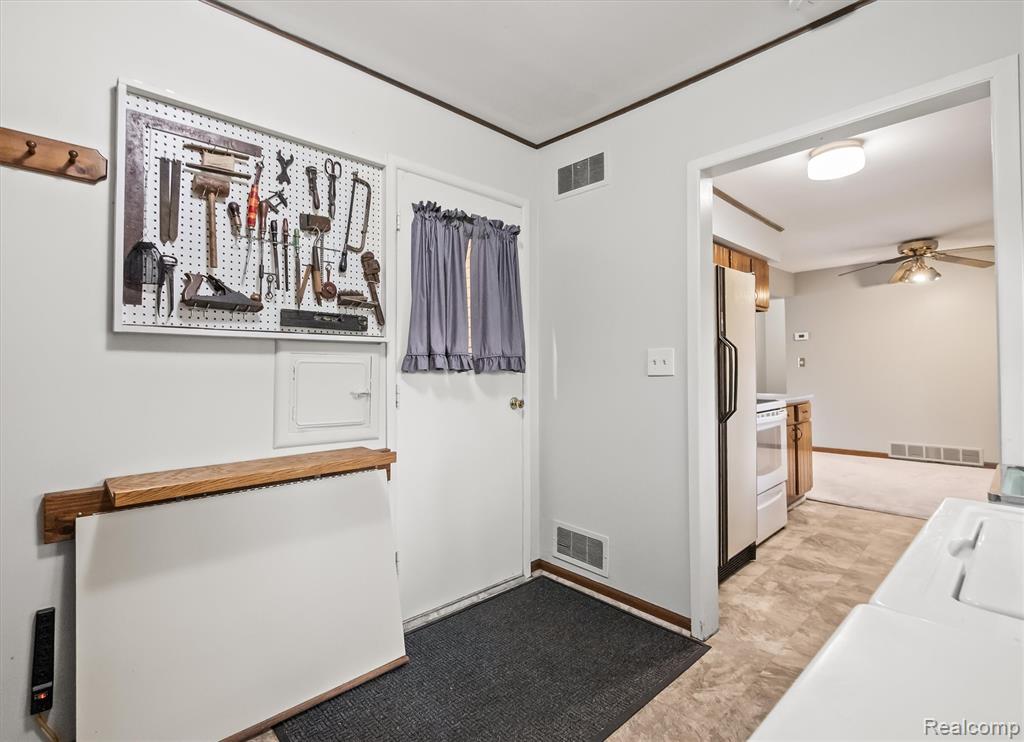 2475 Lafay Drive, West Bloomfield, MI 48324 — Photo 15