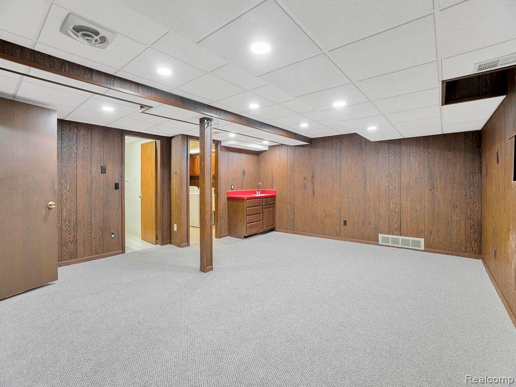 3092 LINDENWOOD Drive, Dearborn, MI 48120 — Photo 27
