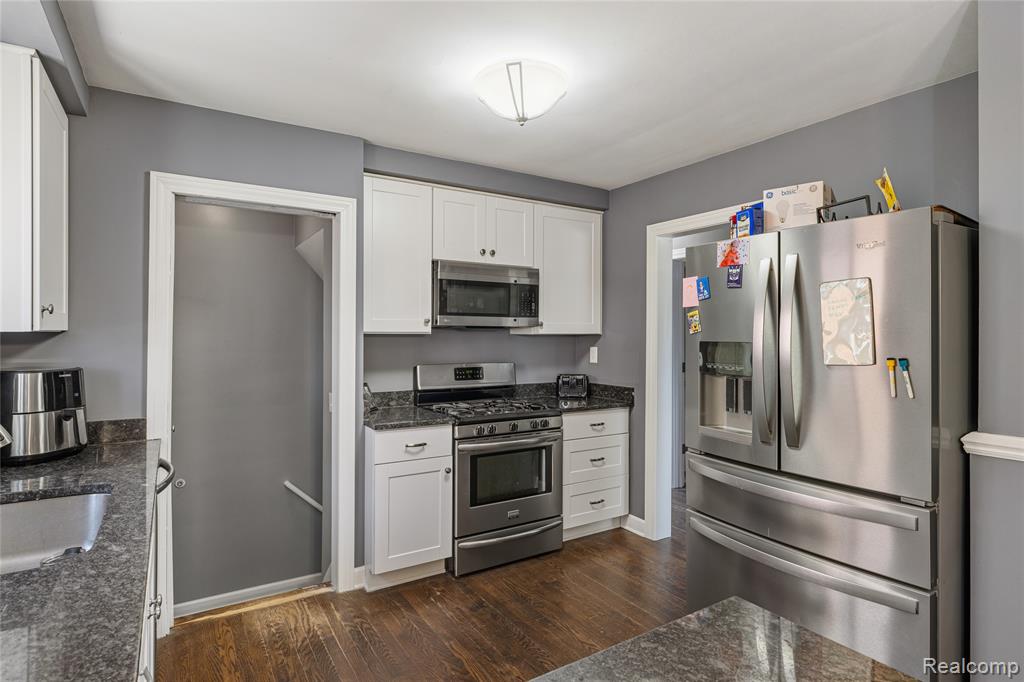 8131 Marian Street, Warren, MI 48093 — Photo 10