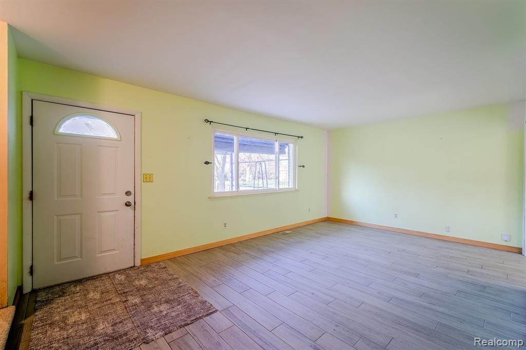 5809 HUNTINGTON Drive, Ypsilanti, MI 48197 — Photo 17