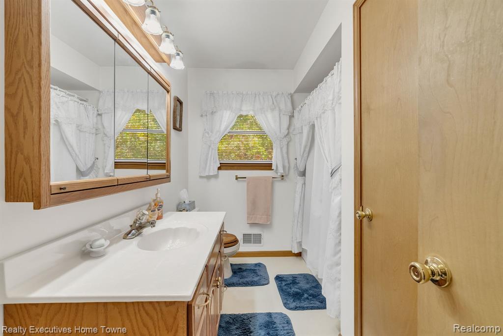 4602 Meadowlawn Drive, Fort Gratiot, MI 48059 — Photo 30