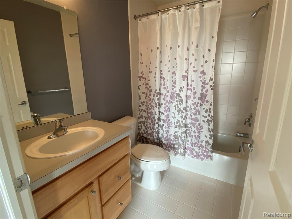 45717 GRAYSTONE Lane, Canton, MI 48187 — Photo 17