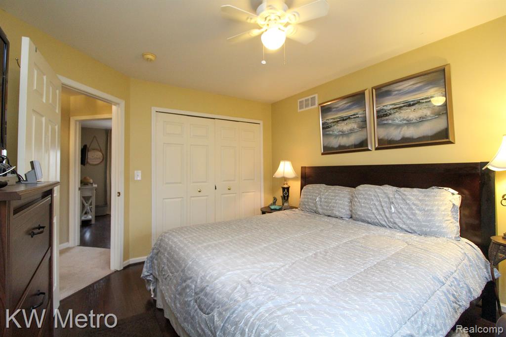 47037 REENE Drive, Belleville, MI 48111 — Photo 45