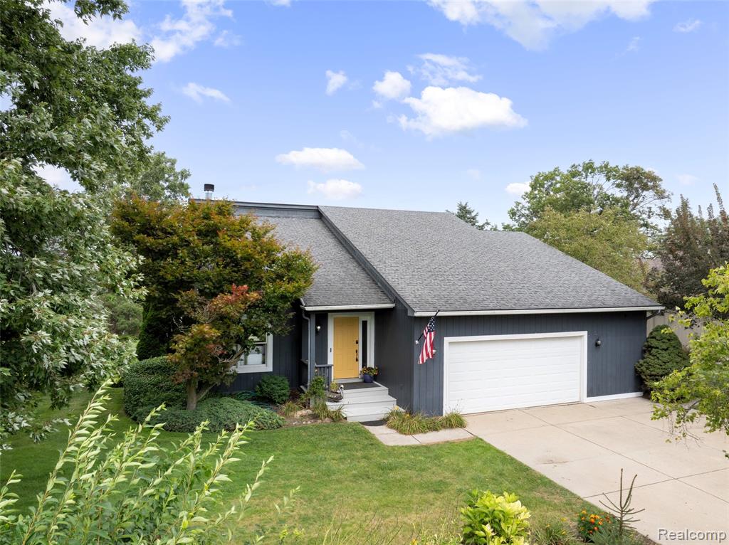 59692 Barkley Drive, New Hudson, MI 48165 — Photo 2