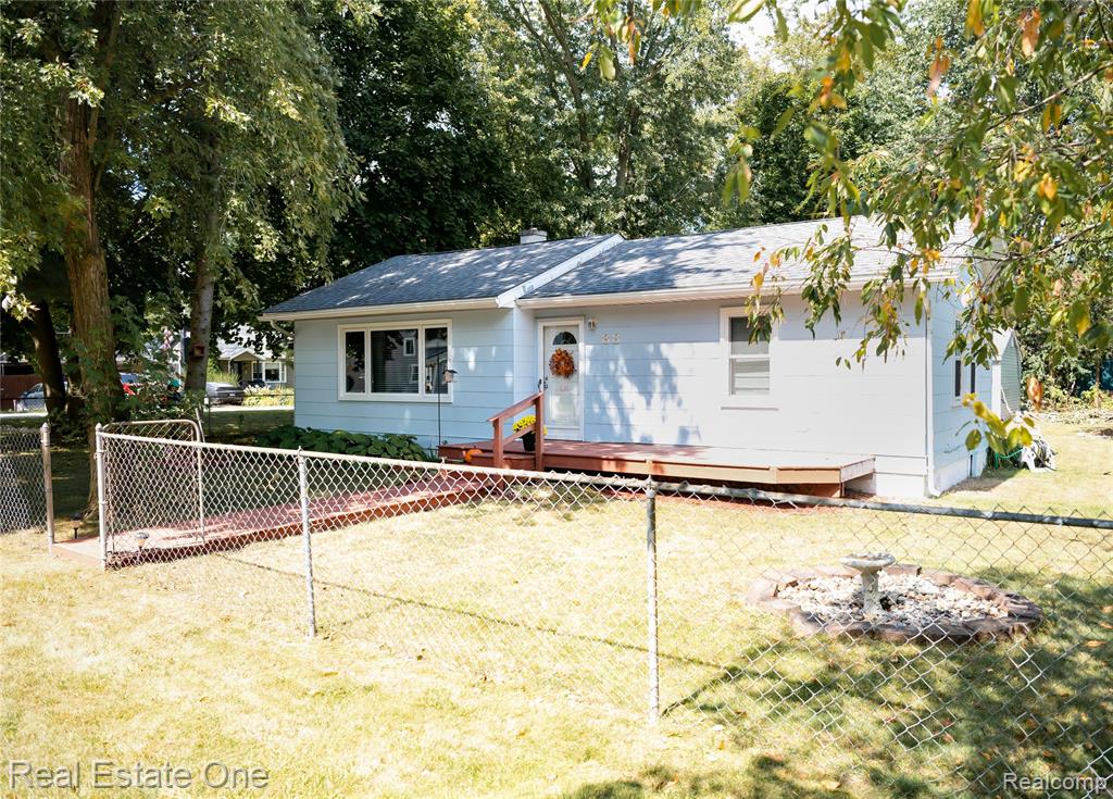 88 Longfellow Road, Whitmore Lake, MI 48189 — Photo 18