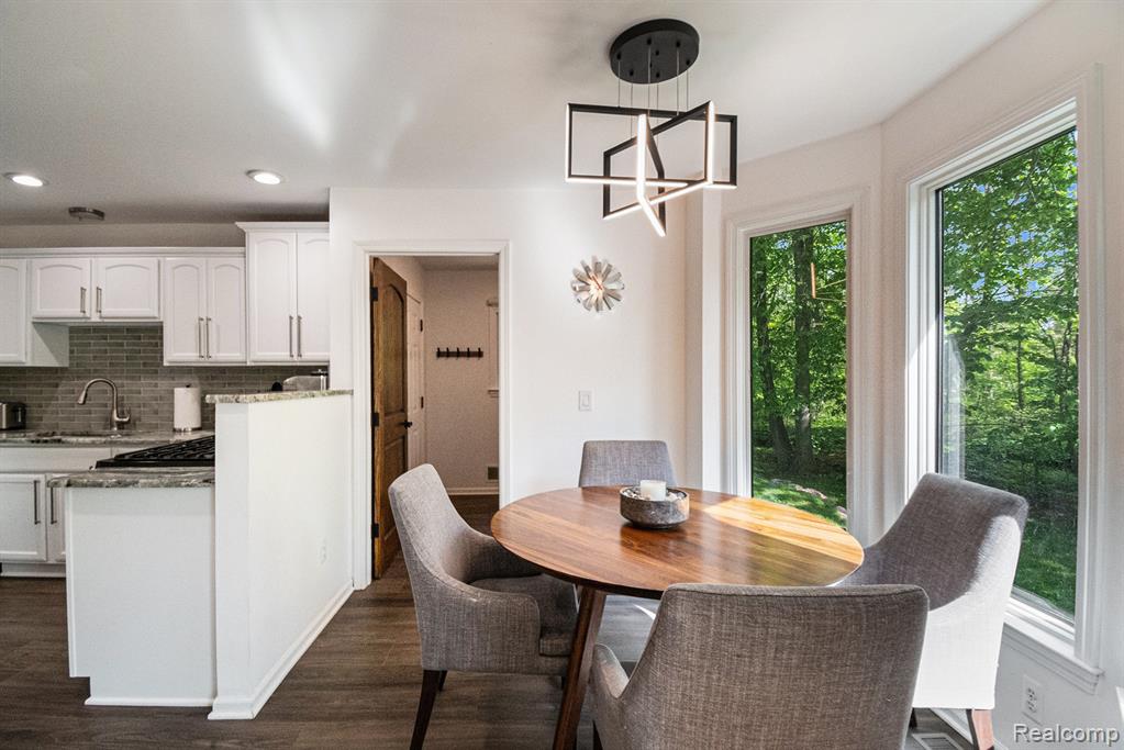 8315 Woodland Circle, Goodrich Vlg, MI — Photo 9