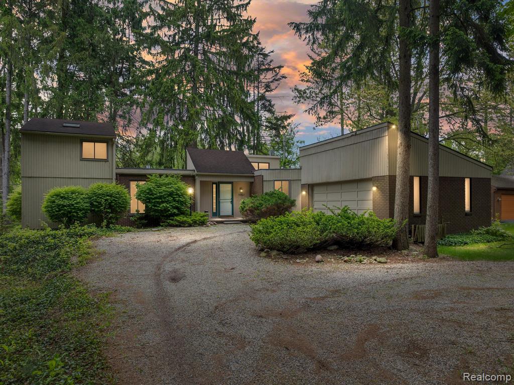 5462 BOYNE HIGHLAND Trail, Clarkston, MI 48348 — front exterior
